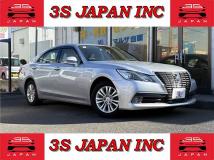 2013 Toyota Crown Hybrid