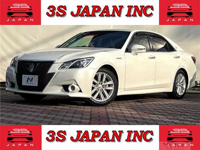 2014 Toyota Crown Hybrid