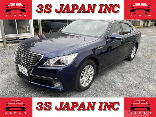 2014 Toyota Crown Hybrid