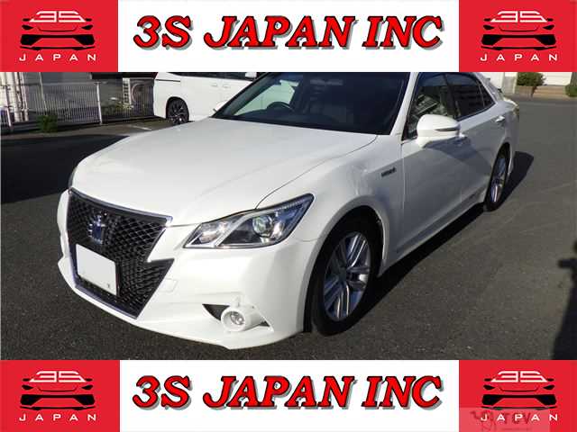 2013 Toyota Crown Hybrid