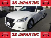 2013 Toyota Crown Hybrid