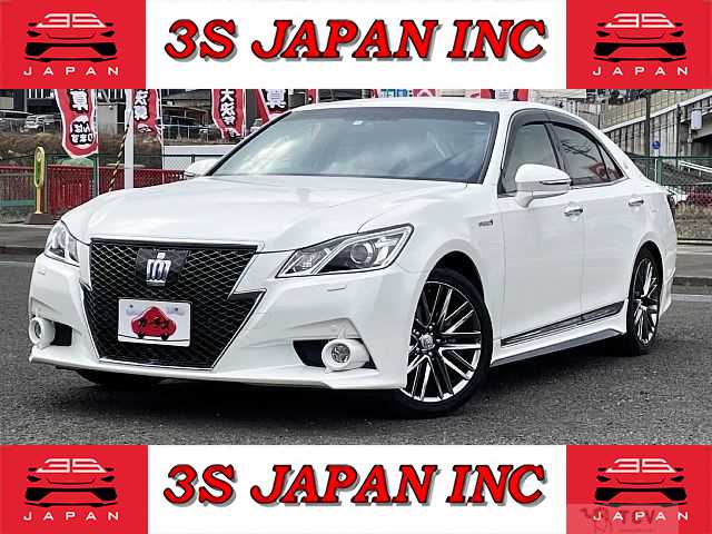 2014 Toyota Crown Hybrid