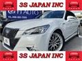 2014 Toyota Crown Hybrid