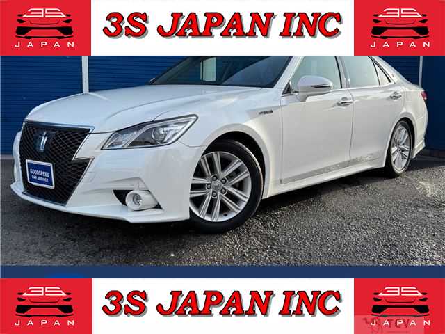 2015 Toyota Crown Hybrid