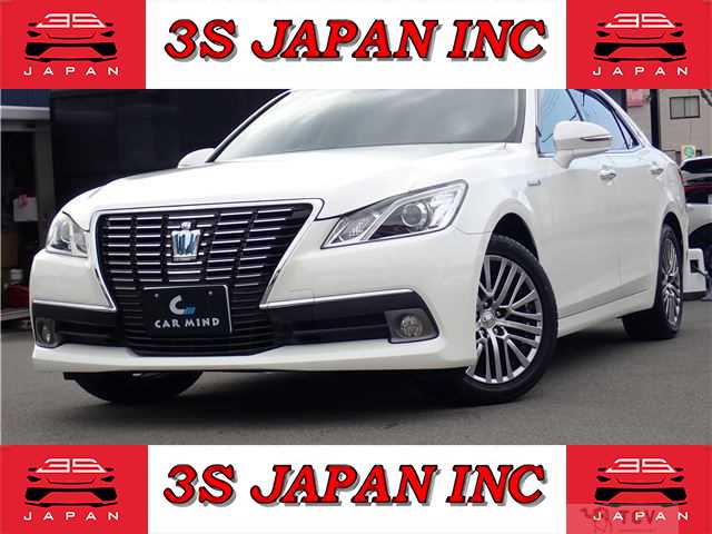 2013 Toyota Crown Hybrid