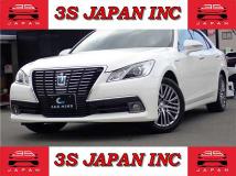 2013 Toyota Crown Hybrid