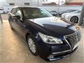 2013 Toyota Crown Hybrid