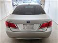 2013 Toyota Crown Hybrid