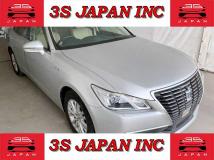 2013 Toyota Crown Hybrid
