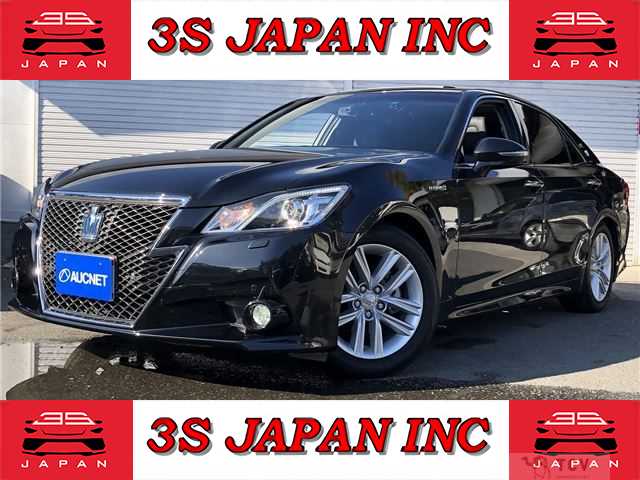 2013 Toyota Crown Hybrid