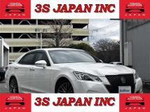 2013 Toyota Crown Hybrid