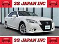 2013 Toyota Crown Hybrid