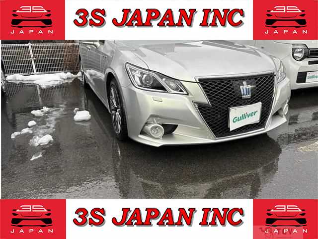 2013 Toyota Crown Hybrid