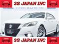 2013 Toyota Crown Hybrid