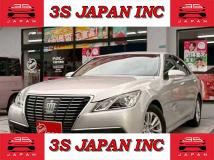 2013 Toyota Crown Hybrid
