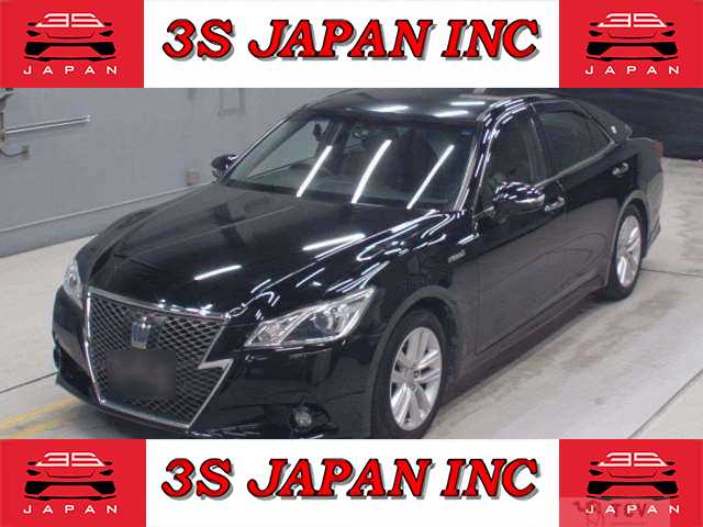 2013 Toyota Crown Hybrid