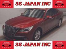 2013 Toyota Crown Hybrid