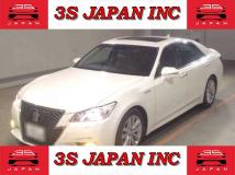 2014 Toyota Crown Hybrid