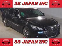 2013 Toyota Crown Hybrid