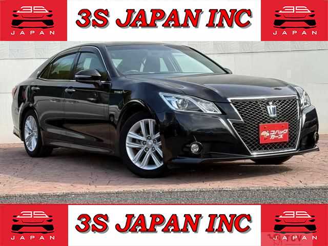 2013 Toyota Crown Hybrid