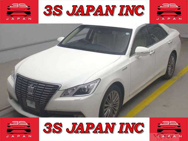 2013 Toyota Crown Hybrid
