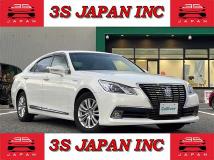 2013 Toyota Crown Hybrid