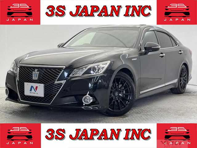 2013 Toyota Crown Hybrid