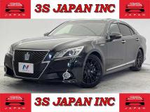2013 Toyota Crown Hybrid