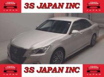 2013 Toyota Crown Hybrid