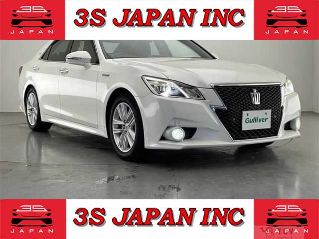 2014 Toyota Crown Hybrid