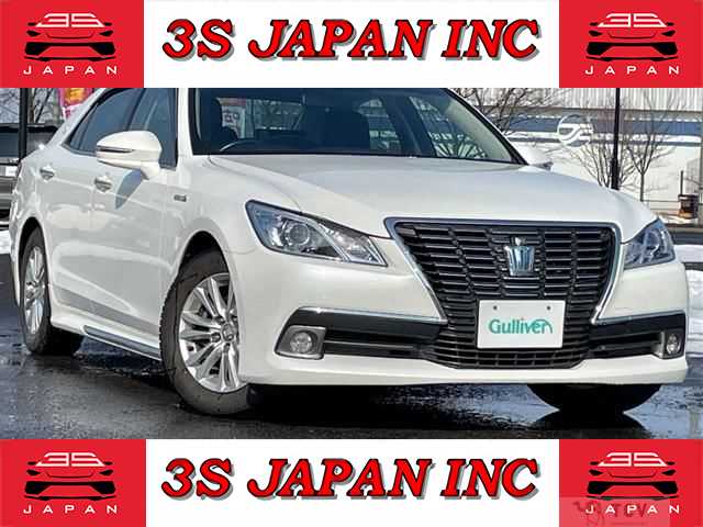 2013 Toyota Crown Hybrid