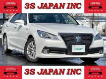 2013 Toyota Crown Hybrid