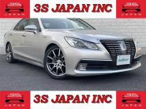 2013 Toyota Crown Hybrid