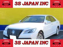 2013 Toyota Crown Hybrid