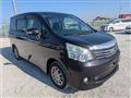 2013 Toyota Noah