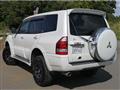 2005 Mitsubishi Pajero