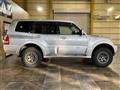 2004 Mitsubishi Pajero