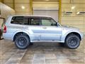 2005 Mitsubishi Pajero