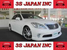 2012 Toyota Crown Royal Series
