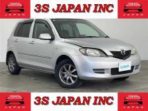 2004 Mazda Demio