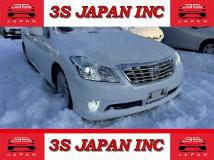 2012 Toyota Crown Royal Series