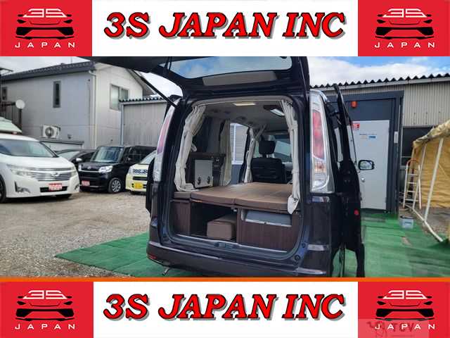 2011 Nissan Serena
