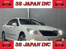 2010 Toyota Crown Hybrid