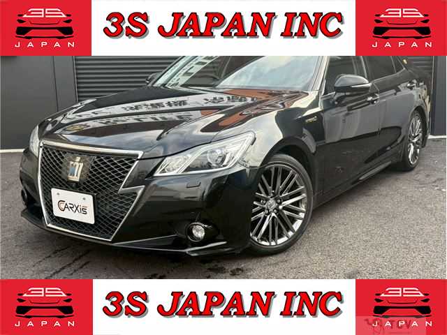 2013 Toyota Crown Hybrid