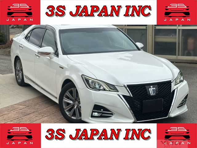 2013 Toyota Crown Hybrid