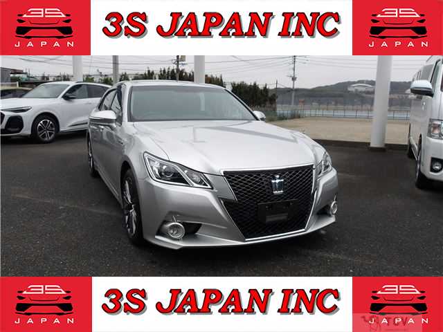 2013 Toyota Crown Hybrid