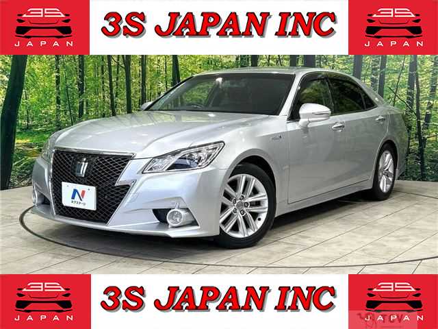 2014 Toyota Crown Hybrid