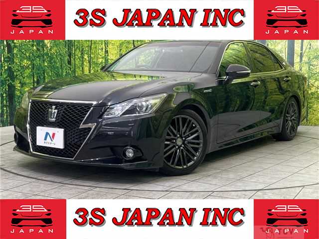 2014 Toyota Crown Hybrid