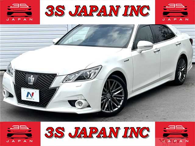 2014 Toyota Crown Hybrid