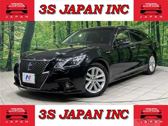 2013 Toyota Crown Hybrid